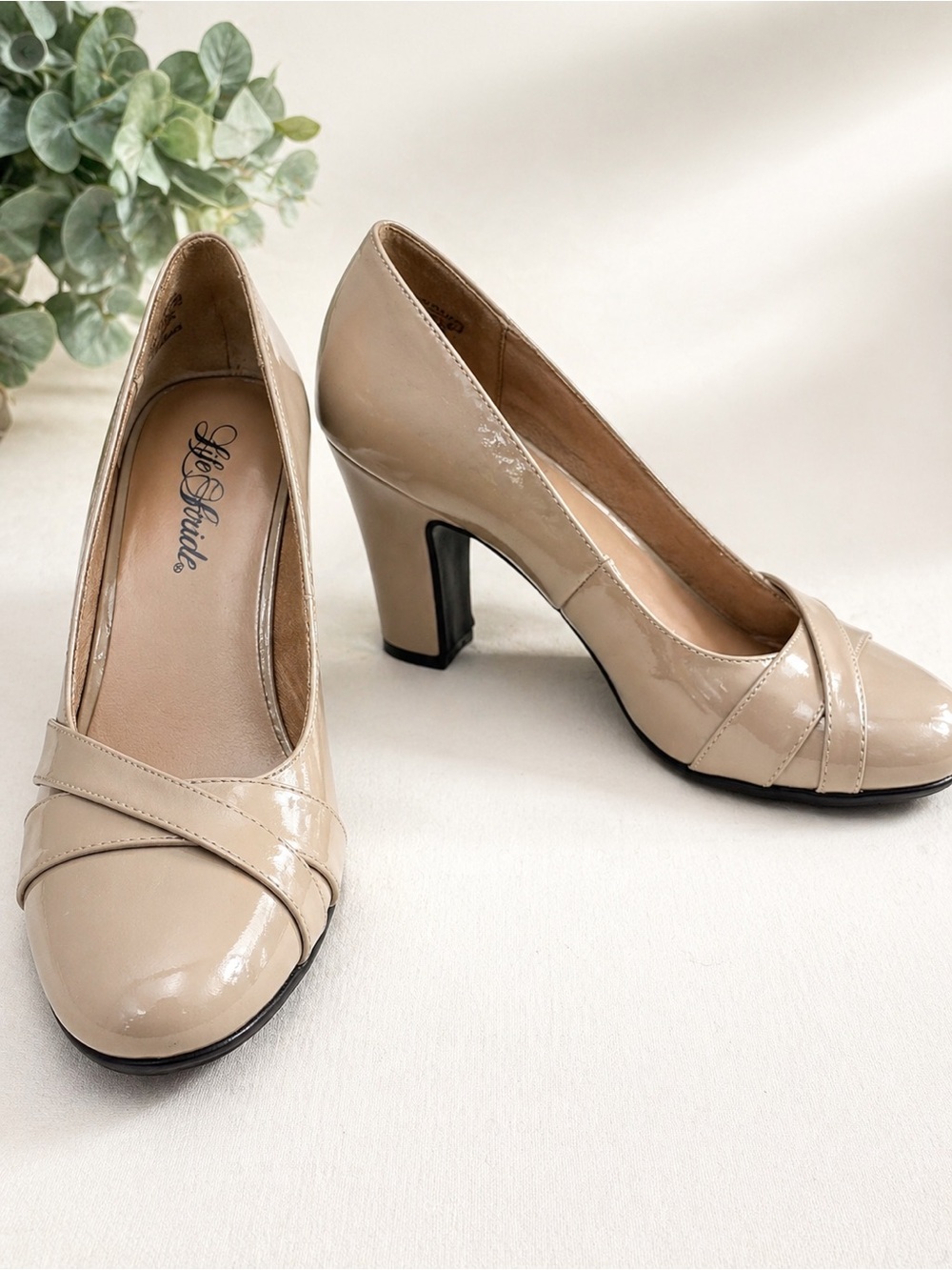 LifeStride Adara Beige Pump 7.5M Chunky Heel Comfort Classic Work Shoe